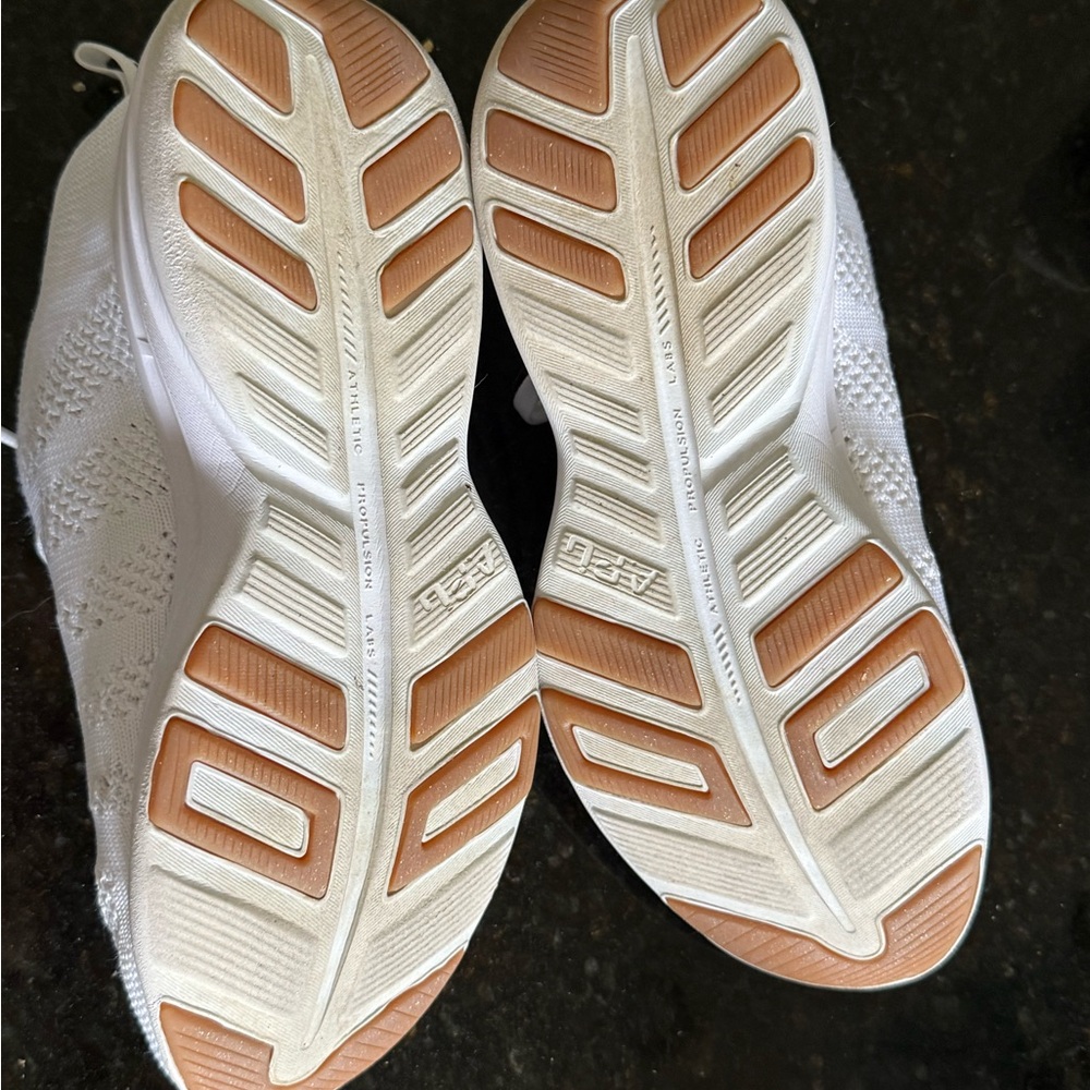 APL Techloom Pro in White - Picture 2 of 4